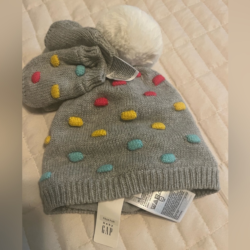NWT Baby GAP Gray Beanie with mittens